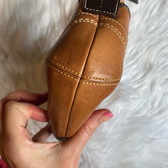 Coach Soho Shoulder Bag Burnish Tan & Brown 2 Tone Leather F10910 Vtg - Picture 12 of 16